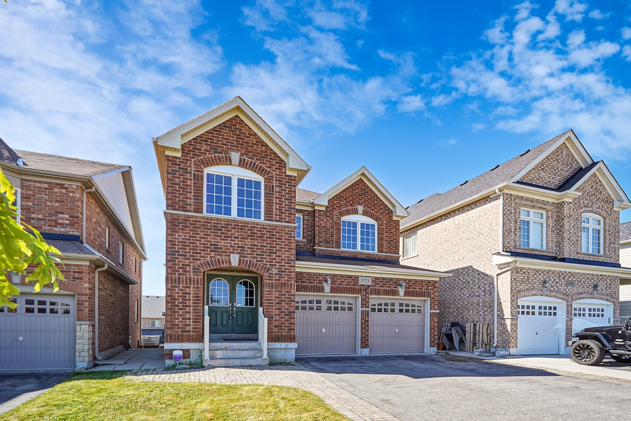 Beautiful 5 Bedroom Home For Sale - Image 1