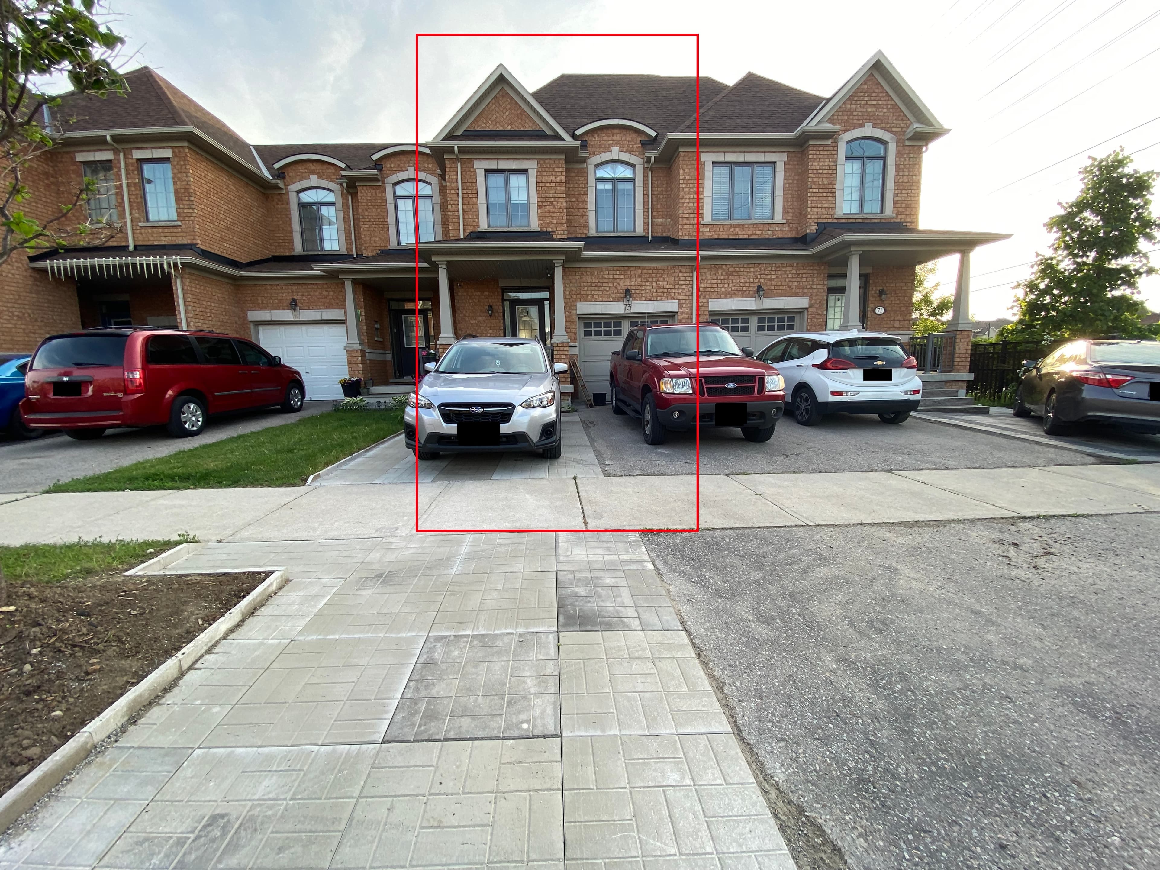 3 Bedroom Townhouse in Vaughan, Ontario - Image 1